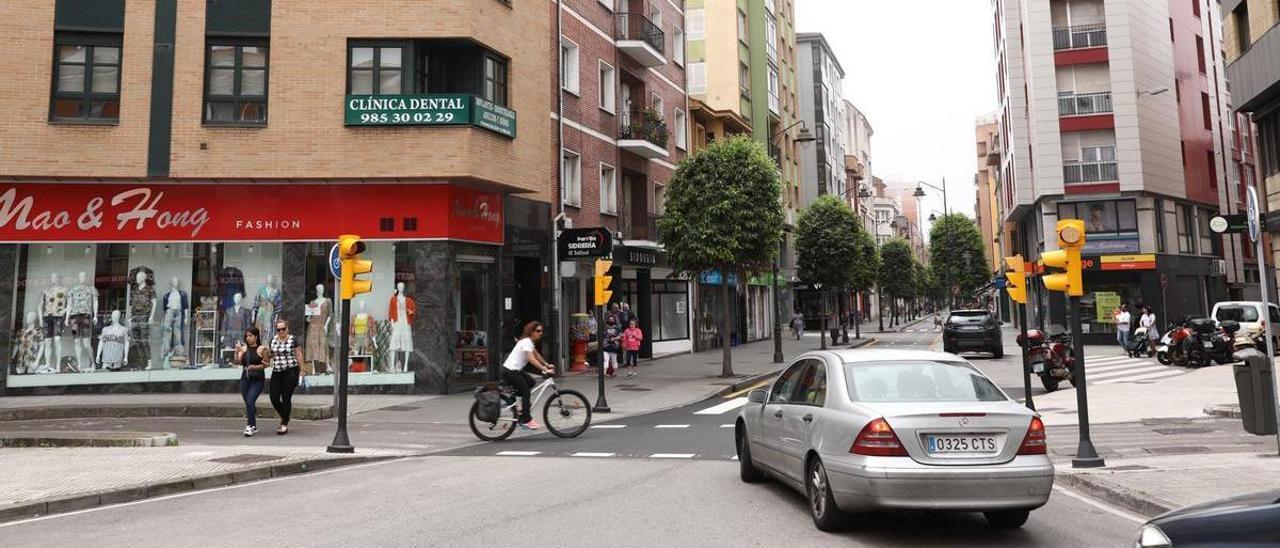 El cruce de Príncipe de Asturias con la avenida de la Argentina, dos de las fronteras de la ecomanzana