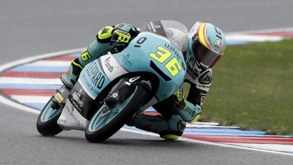 Joan Mir (Honda), en su última vuelta triunfal de hoy en Brno.