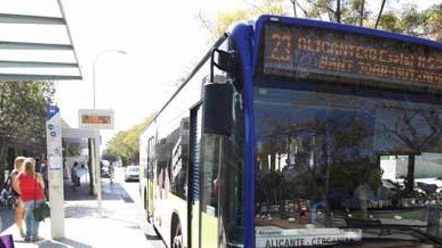 La falta de acuerdo sobre los autobuses causa el cierre de 7 líneas y 65 despidos