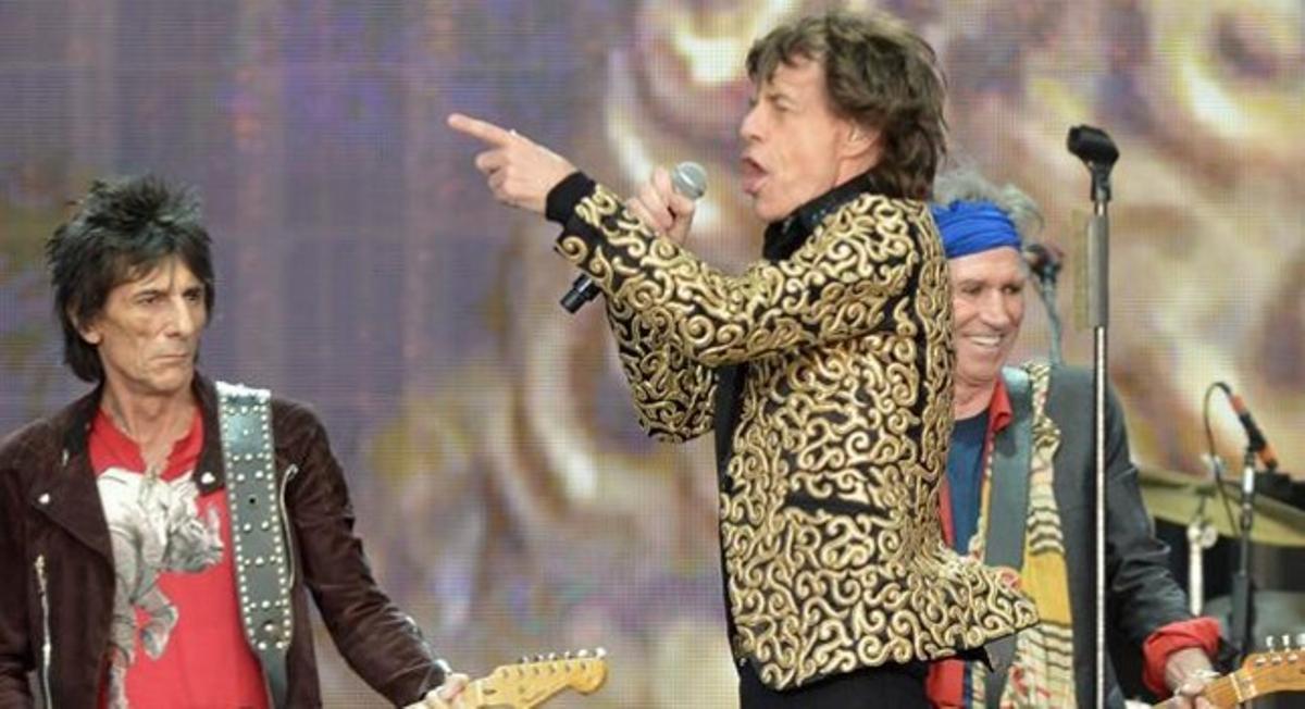 Els Rolling Stones, durant la seva actuació el dia 6 a Londres.