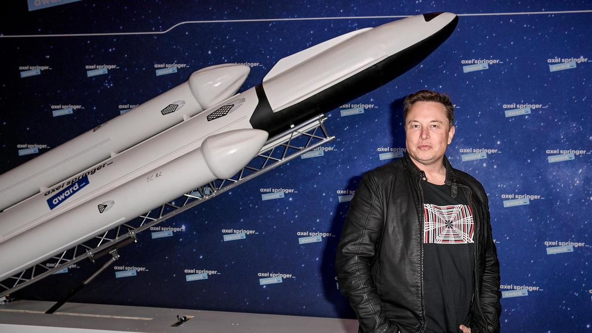 Musk, en Twitter: &quot;Voy a comprar el Manchester United&quot;.