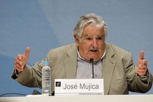 mujica crida a lausteritat els poltics hem de viure com la majoria