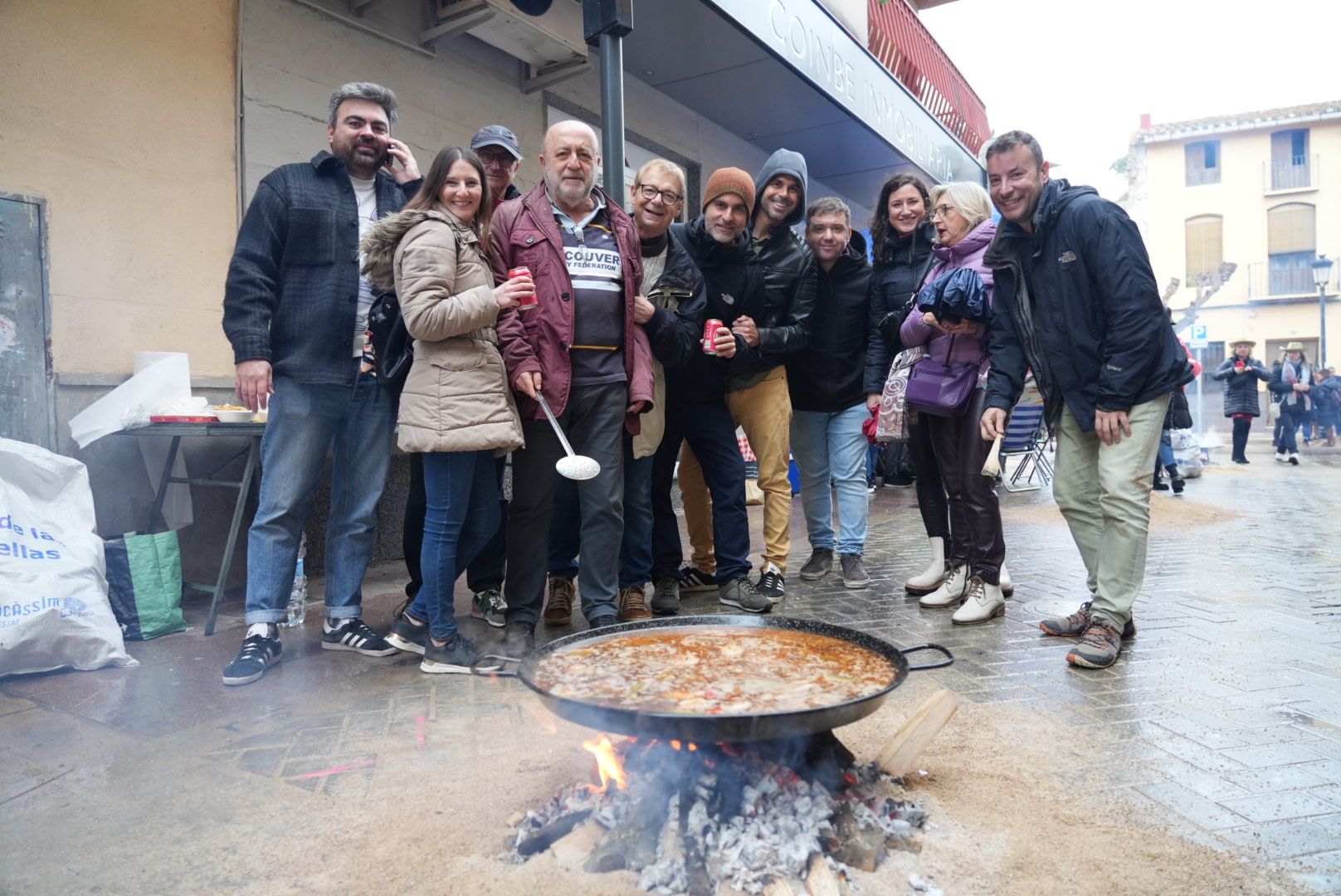 Lluvia en las paellas de Benicàssim