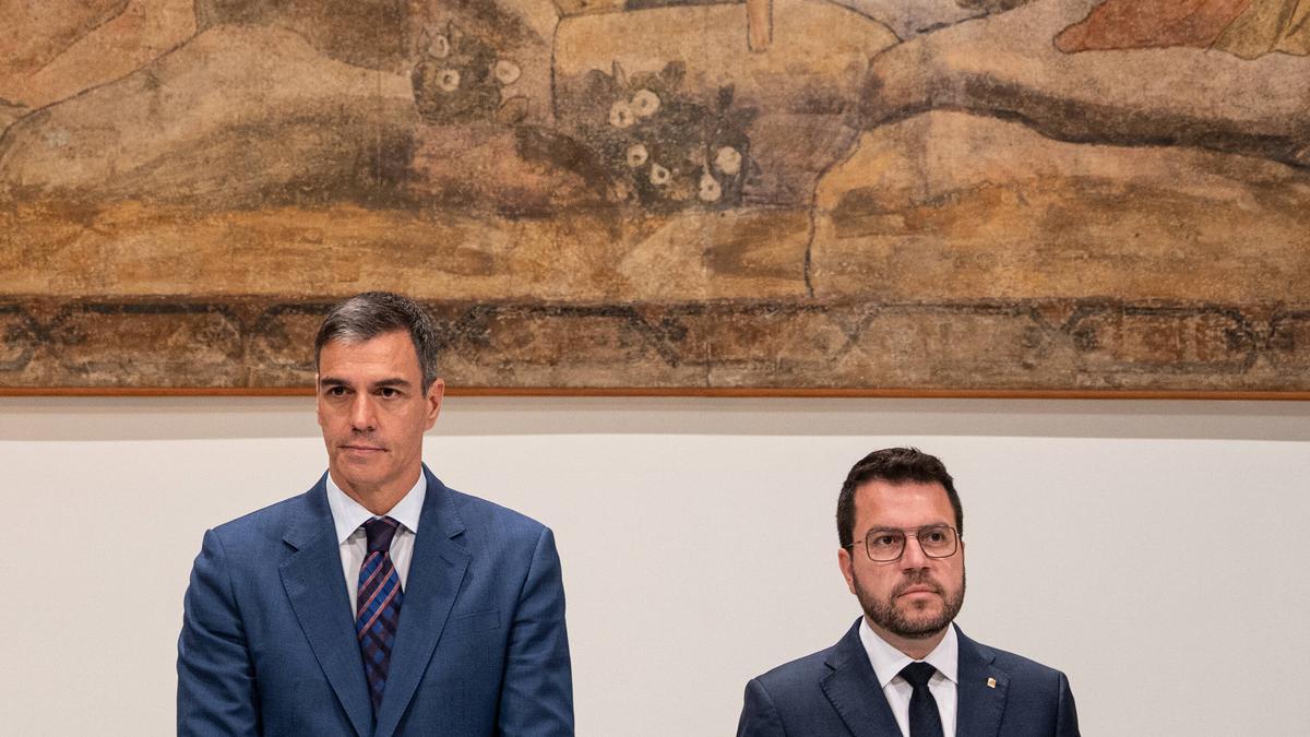 Pere Aragonès (ERC) y Pedro Sánchez (PSOE), en una reunión en el Palau de la Generalitat el pasado 24 de julio.