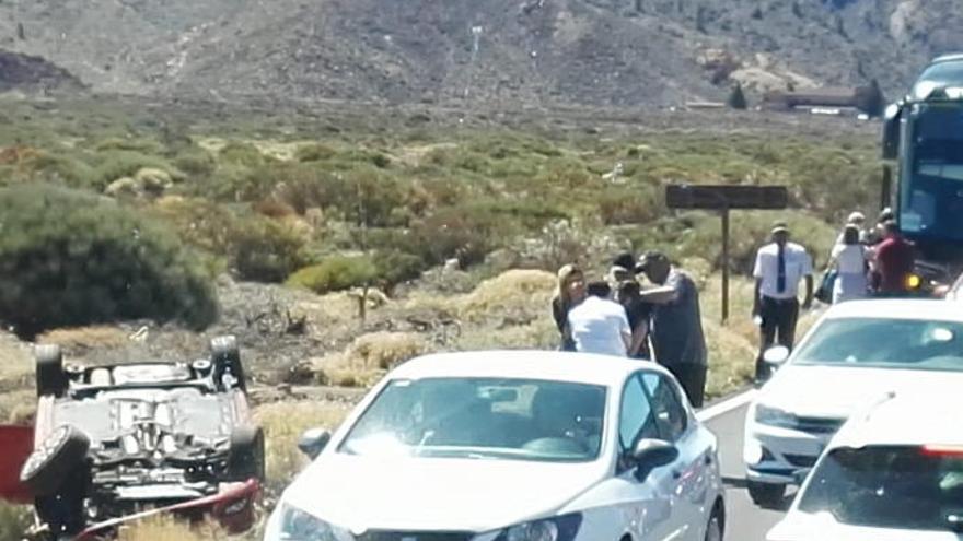 Accidente de tráfico en las inmediaciones de los Roques de García