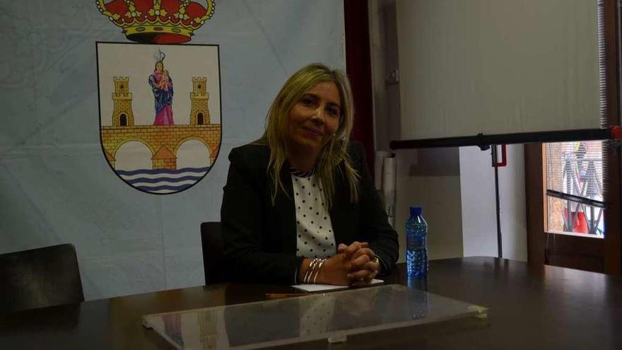 Patricia Martín, concejal de Hacienda, durante la rueda de prensa de ayer.