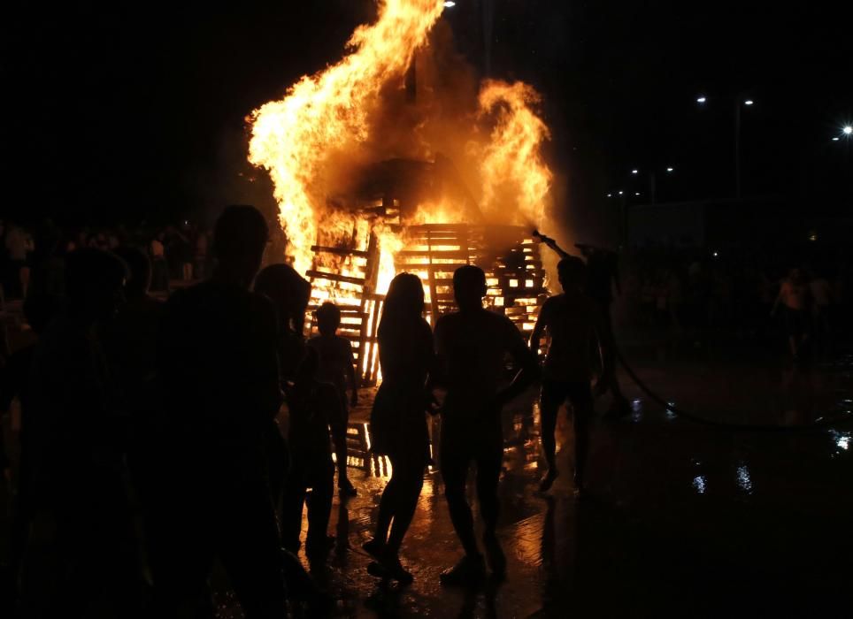 Vigo disfruta de la noche de San Juan