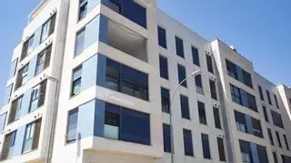 La Sareb pleitea para desalojar las 28 viviendas okupadas en Carcaixent