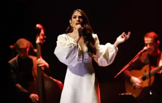 Nuria Fergó rinde homenaje a María Dolores Pradera en el Filarmónica