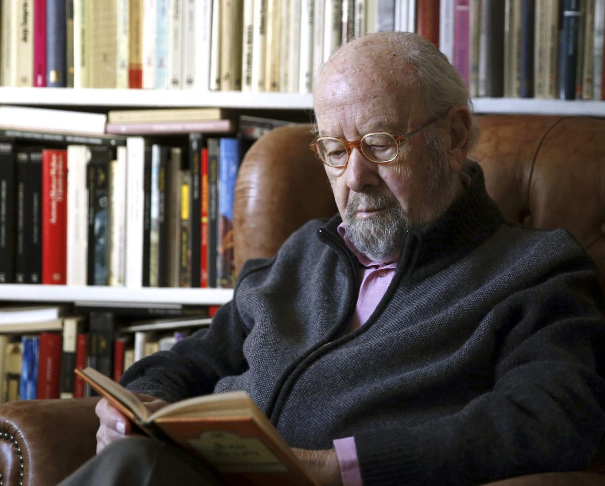 José Manuel Caballero Bonald. GRAF2896. MADRID, 09/05/2021.- Fotografía de archivo, tomada el 17 de marzo de 2015, del escritor andaluz José Manuel Caballero Bonald, premio Cervantes en 2012, que ha fallecido en Madrid a la edad de 94 años. EFE/Archivo/Paco Campos