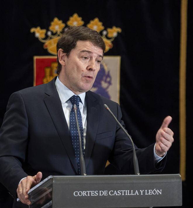 El presidente de Castilla y León, Alfonso Fernández Mañueco, interviene tras tomar posesión de su cargo de como presidente de la Junta de Castilla y León, en la sede de las Cortes de Castilla y León, a 19 de abril de 2022, en Valladolid, Castilla y León (