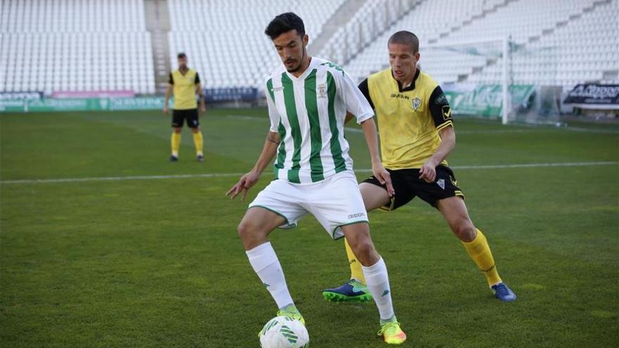 El Córdoba B arranca un importante empate en casa del líder