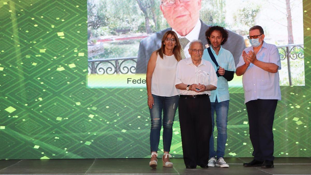 Premio a Federico Esteve.