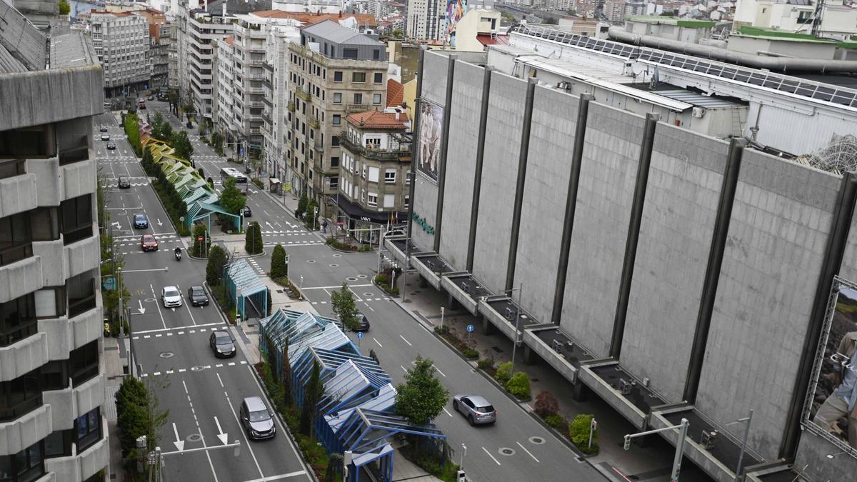 Vista general de la Gran Vía de Vigo este domingo