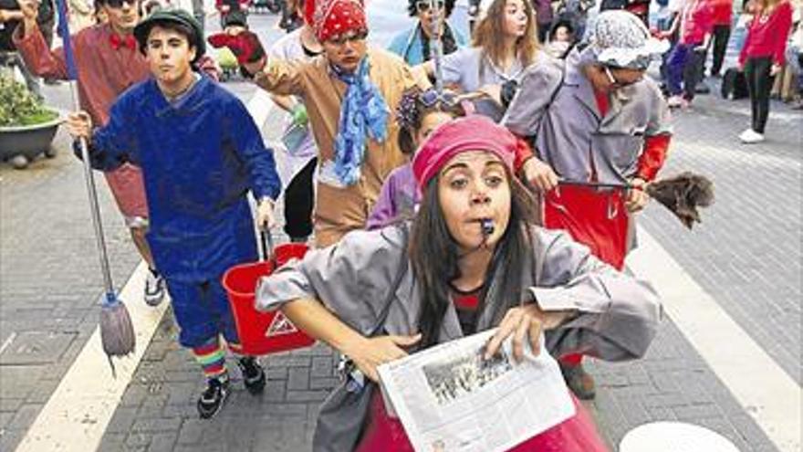 La Escola Municipal de Teatre toma las calles