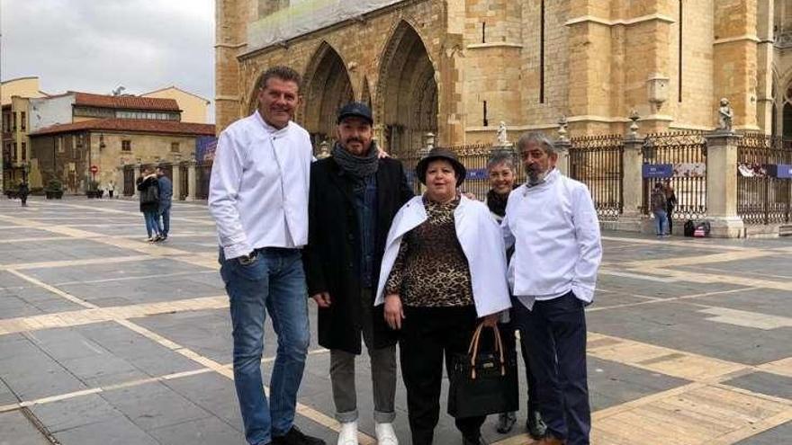 Los cocineros Pedro Mario Pérez, Juan Duyos, Gloria Lucía Martín y Alfonso Meneses.