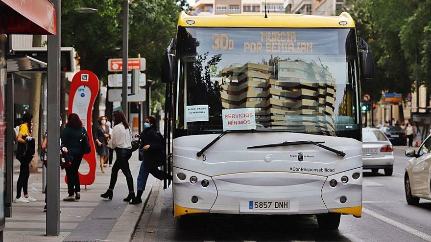 La huelga de los trabajadores de Latbus será todos los jueves de forma indefinida