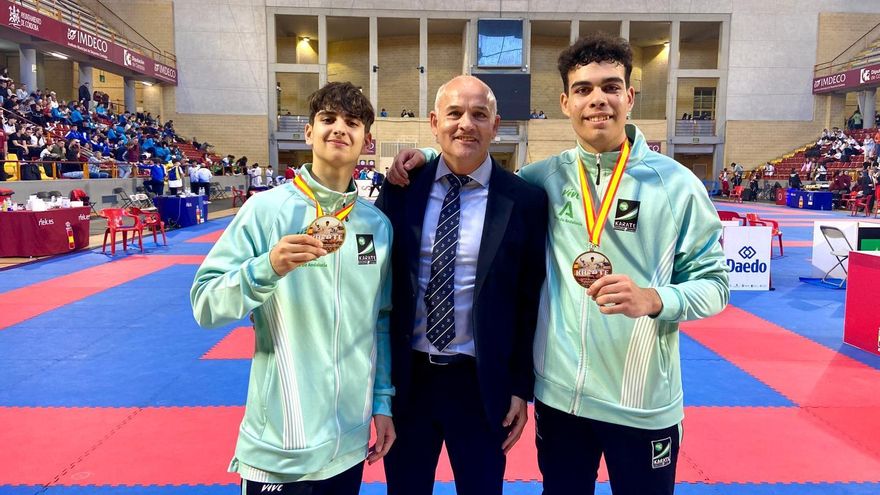 Israel Calzadilla y José Medina suben al podio en el Campeonato de España de Kárate
