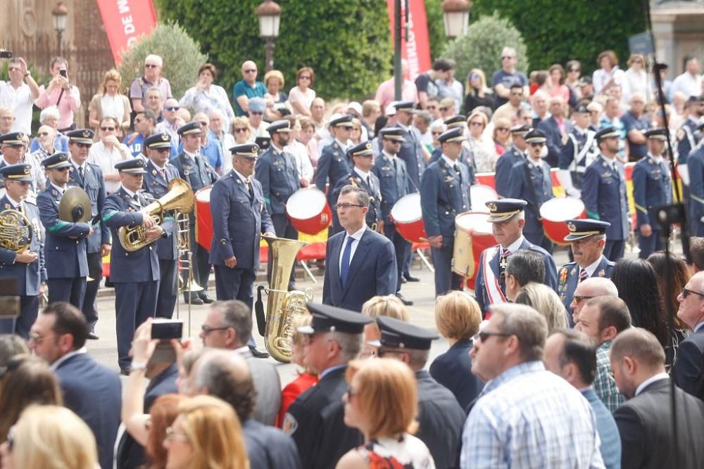 Los murcianos se vuelcan con la bandera