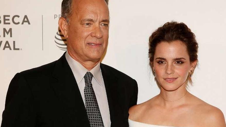 Los actores Tom Hanks y Emma Watson, en Tribeca.