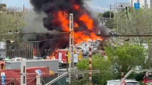 Incendio de chatarra en LHospitalet