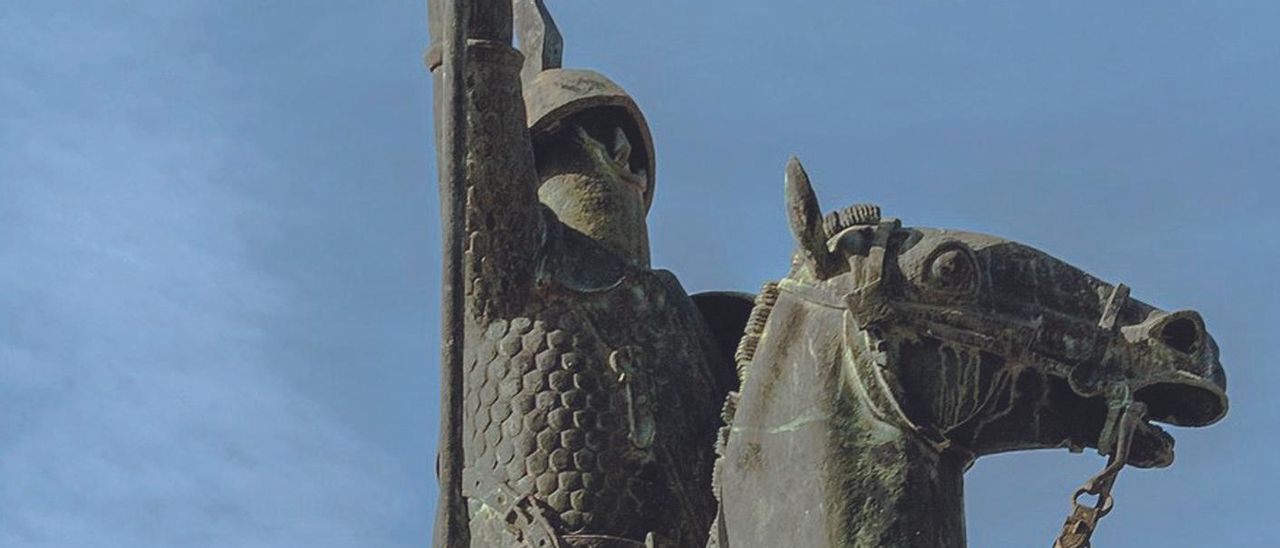 Detalle de la estatua de Vimara Peres, en Oporto