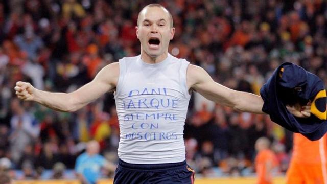 Iniesta celebra su gol en el Mundial de 2010.