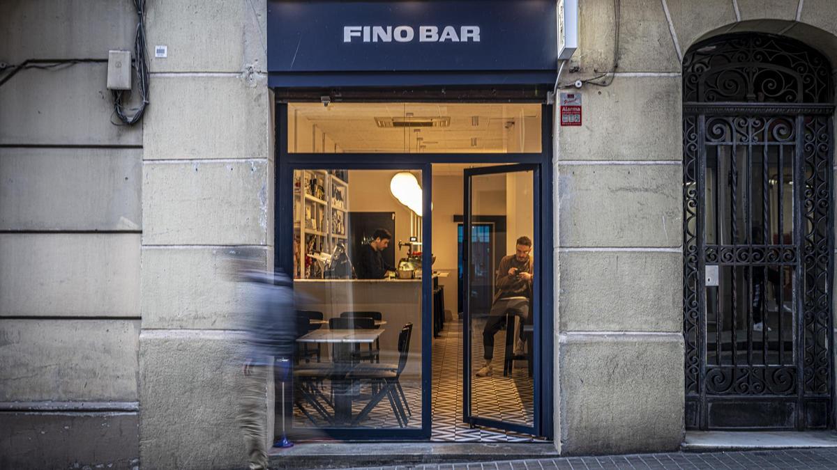 La entrada de Fino Bar.