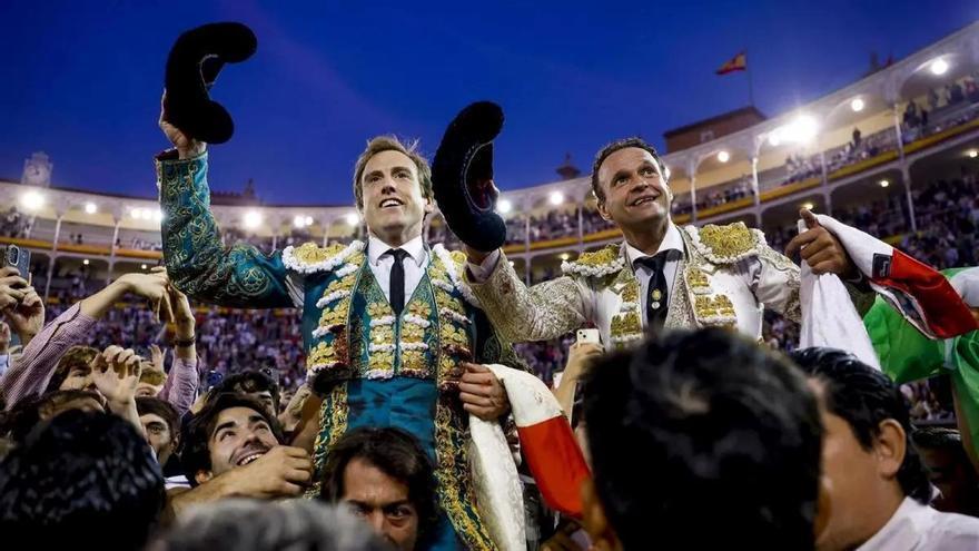 Doble puerta grande para Antonio Ferrera y Román, por encima de los complicados "adolfos", ...