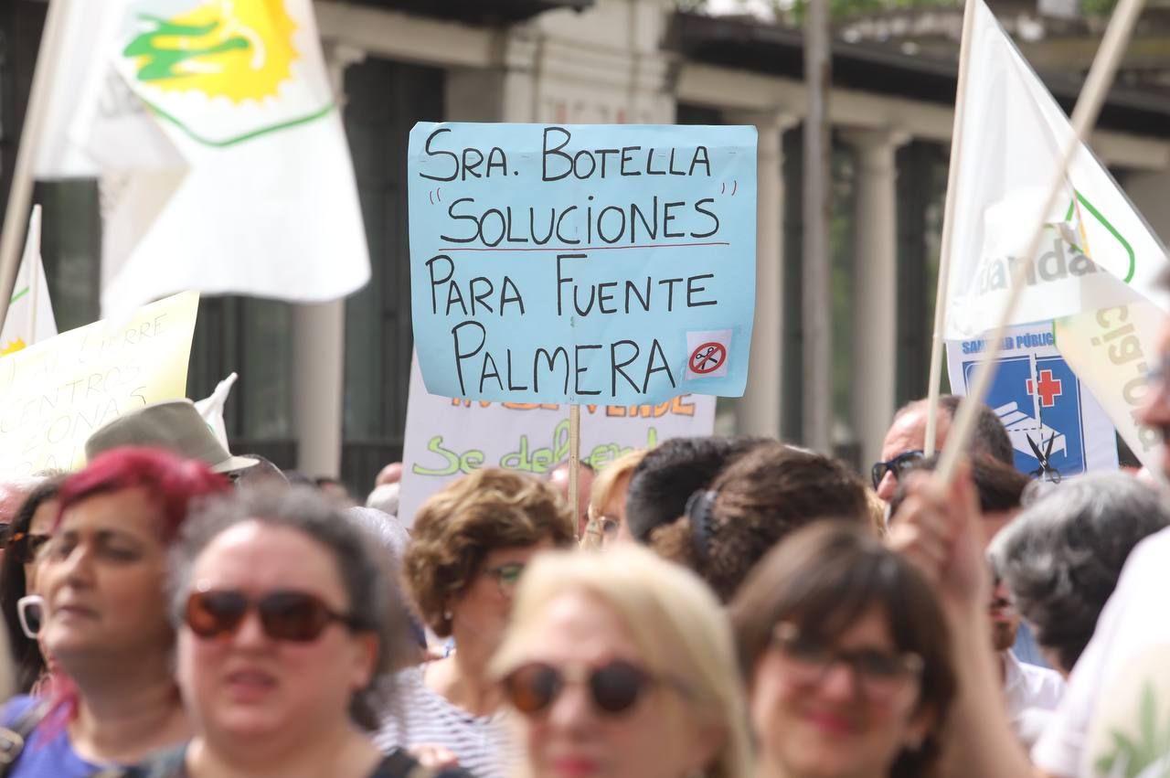 Las imágenes de la manifestación en Córdoba en defensa de la sanidad pública
