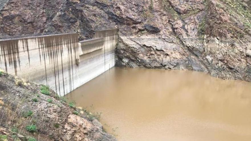 Corre el agua en La Aldea