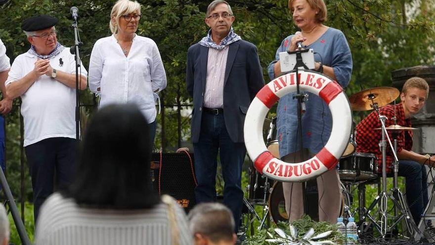 Por la izquierda, Armando Arias, Ana Hevia, Santiago García-Castañón y Mariví Monteserín.