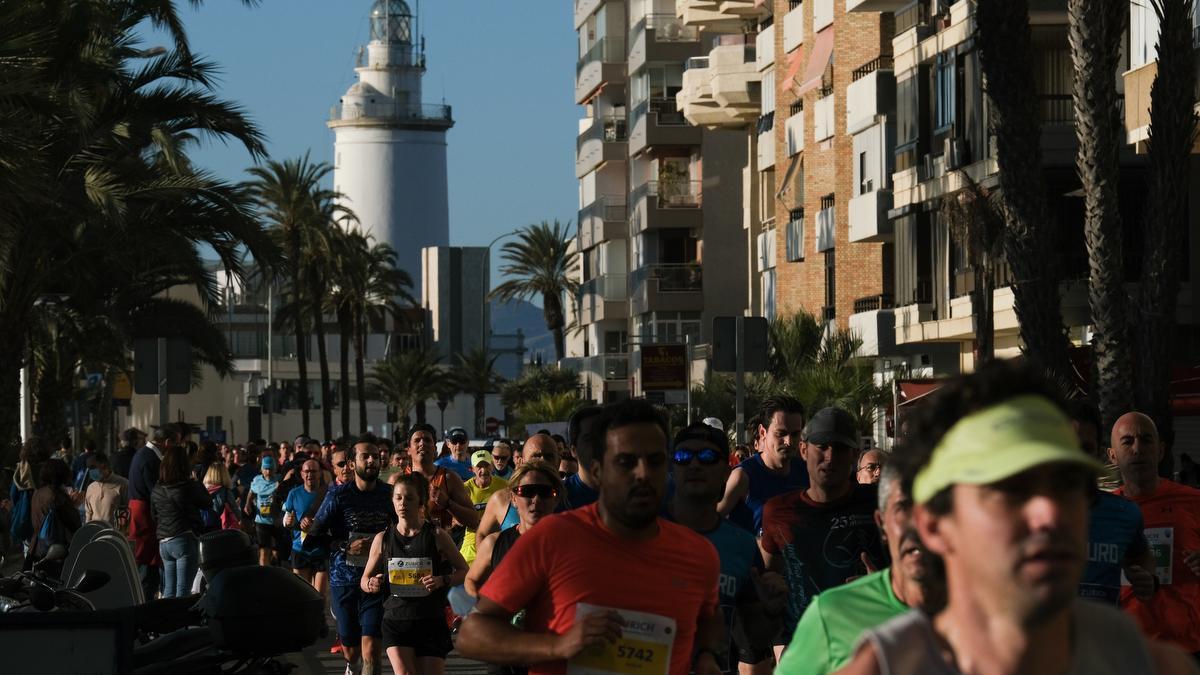 Las imágenes de la Zurich Maratón de Málaga