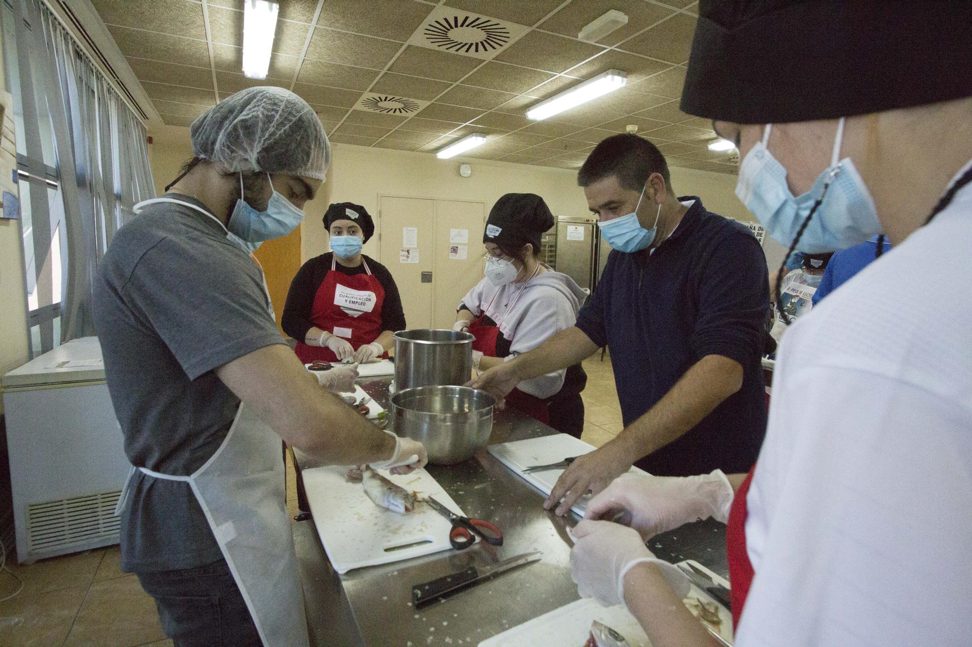 Alicante Gastronómica prepara más de 3.000 menús a la semana para personas sintecho