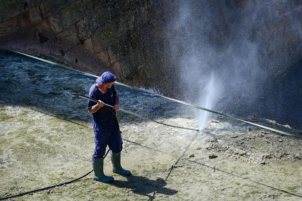 Emaya inicia la limpieza anual y puesta a punto del cauce del torrente de sa Riera