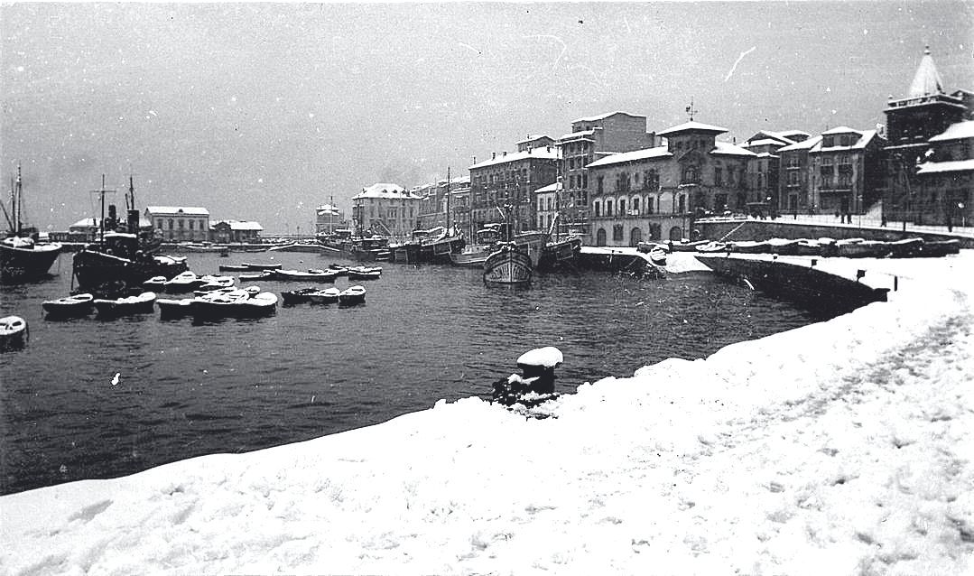 Imágenes del temporal de nieve que azoto Gijón en 1944