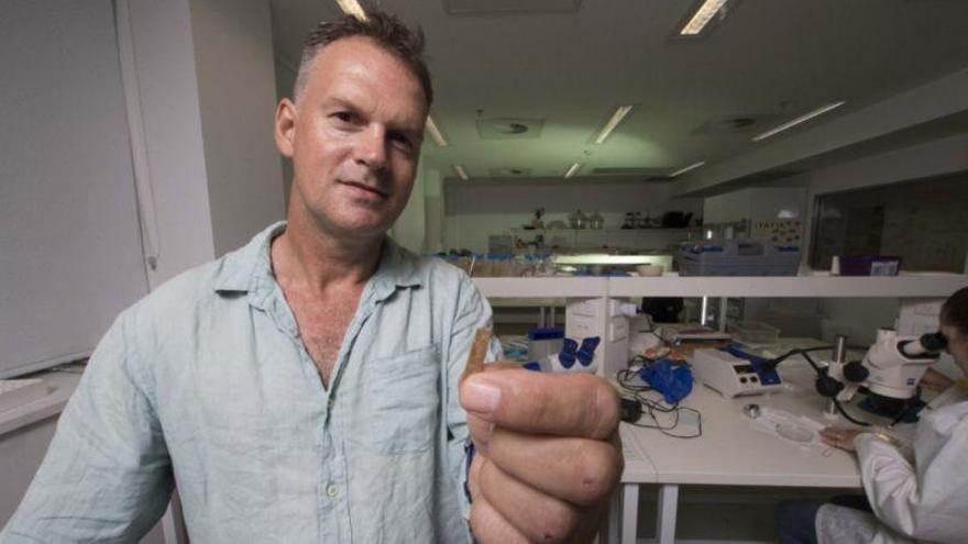 Arqueólogos australianos hallan el kit de tatuajes más antiguo del mundo