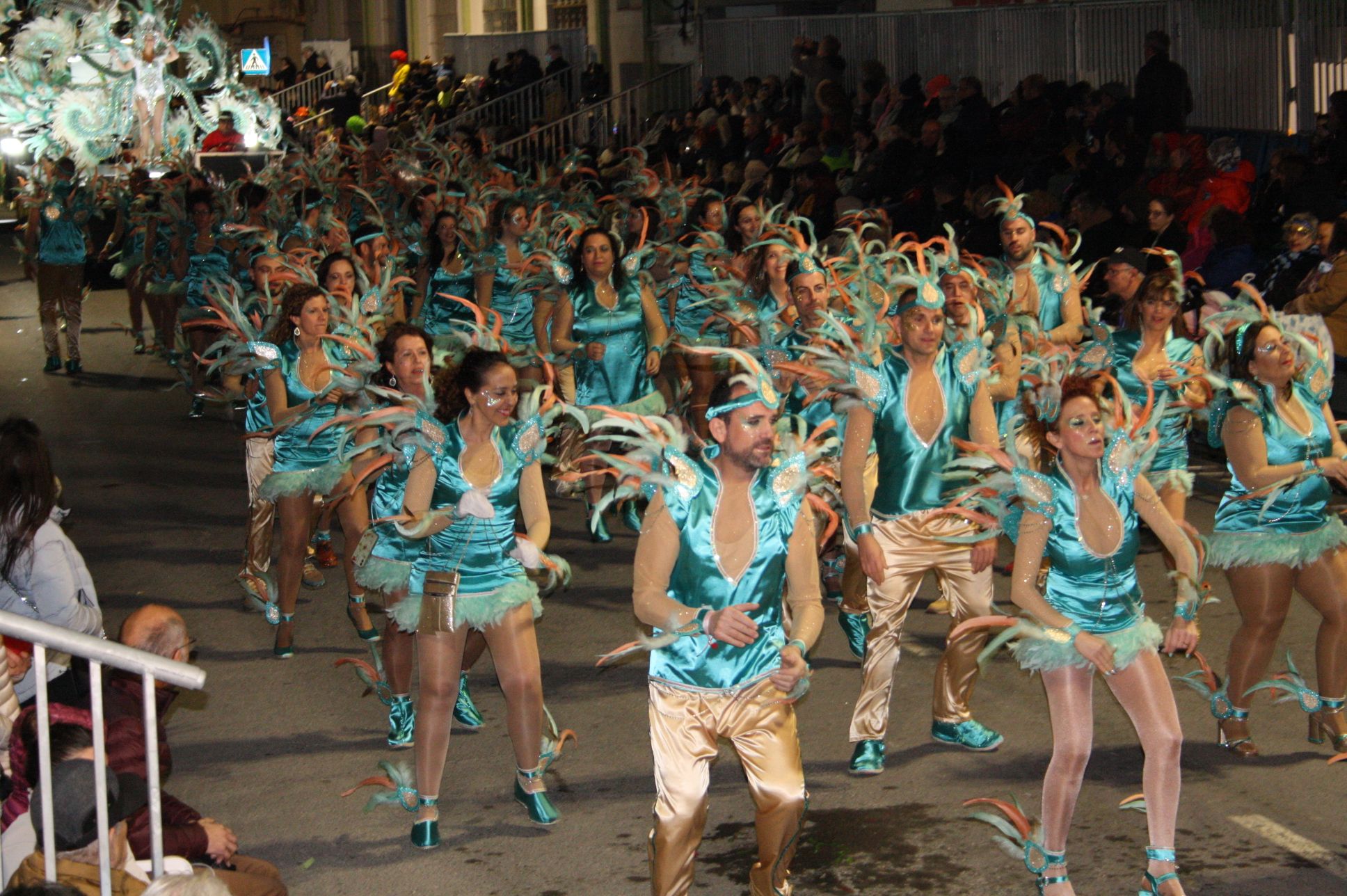 Macrogalería de fotos del primer gran desfile del Carnaval de Vinaròs