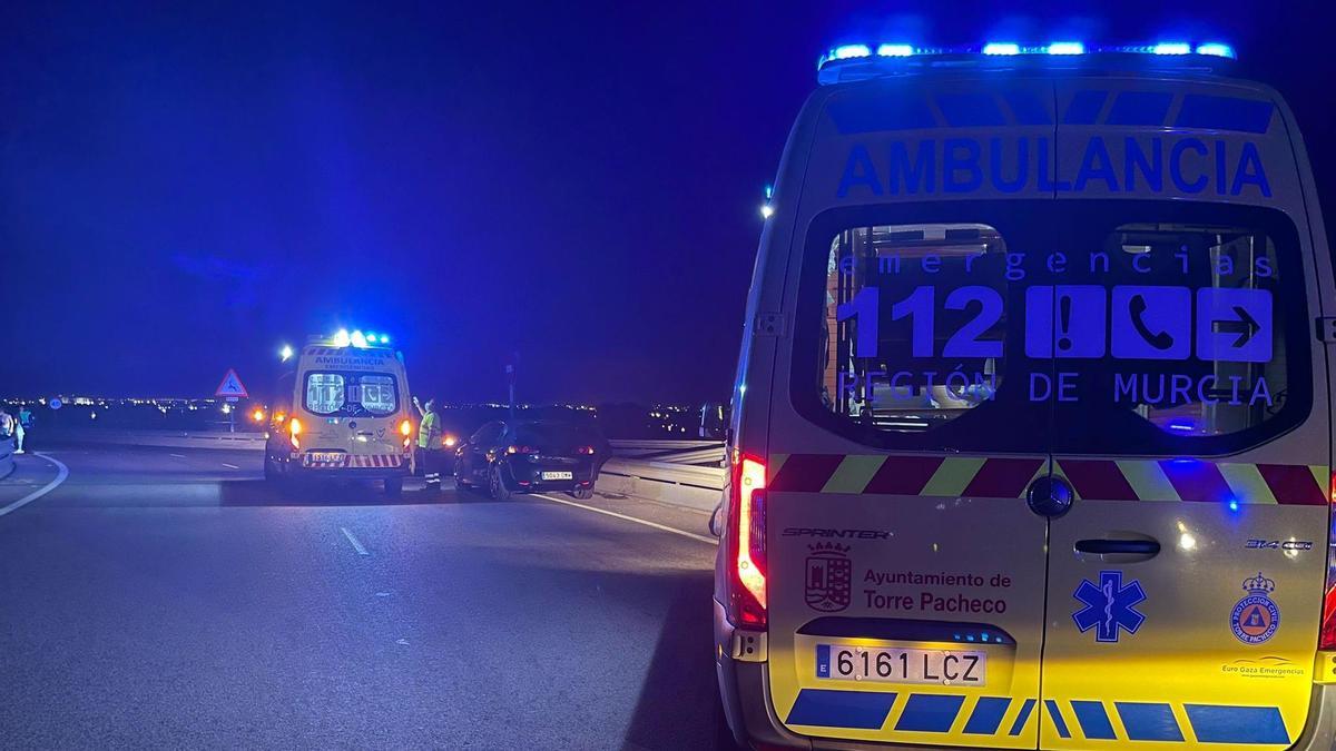 Ambulancias en el lugar del accidente, en Torre Pacheco.