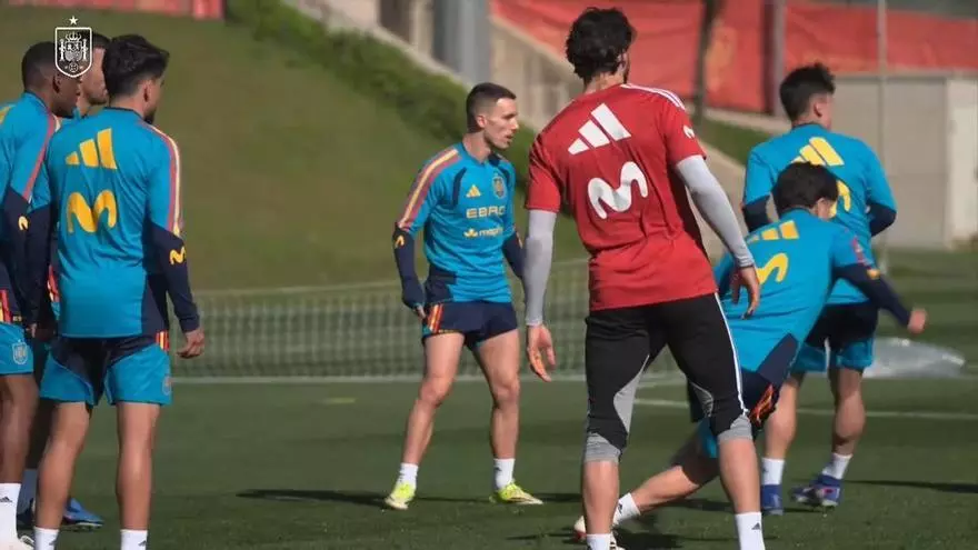Penúltimo entreno de España antes de viajar a Barcelona y medirse a Egipto