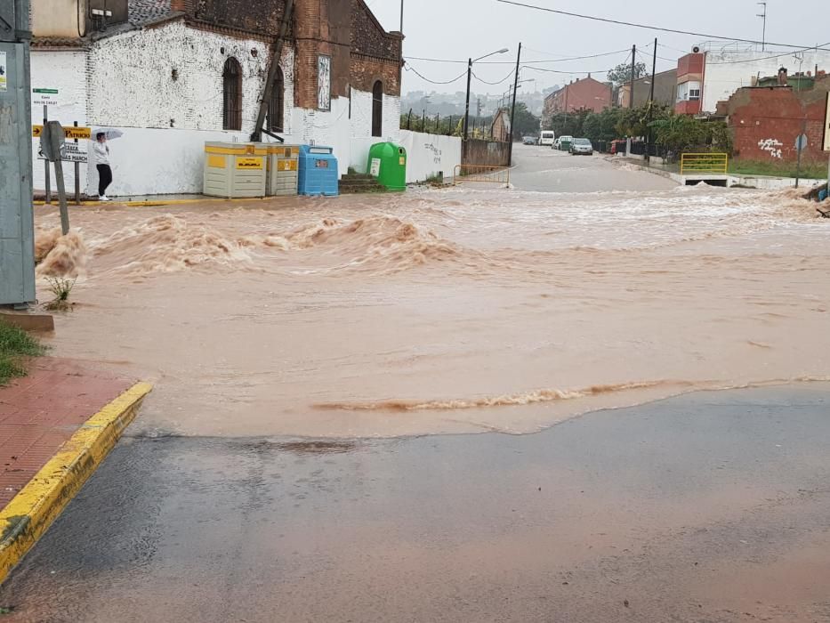 Alginet, también ha amanecido hoy inundada por la tormenta.