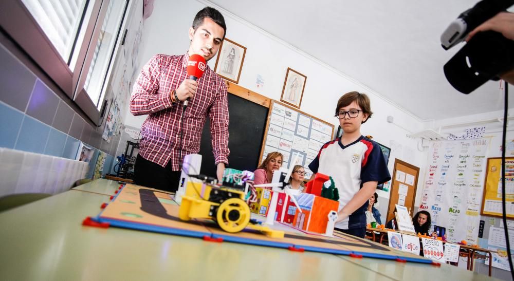 Alumnos que fabrican robots en el cole
