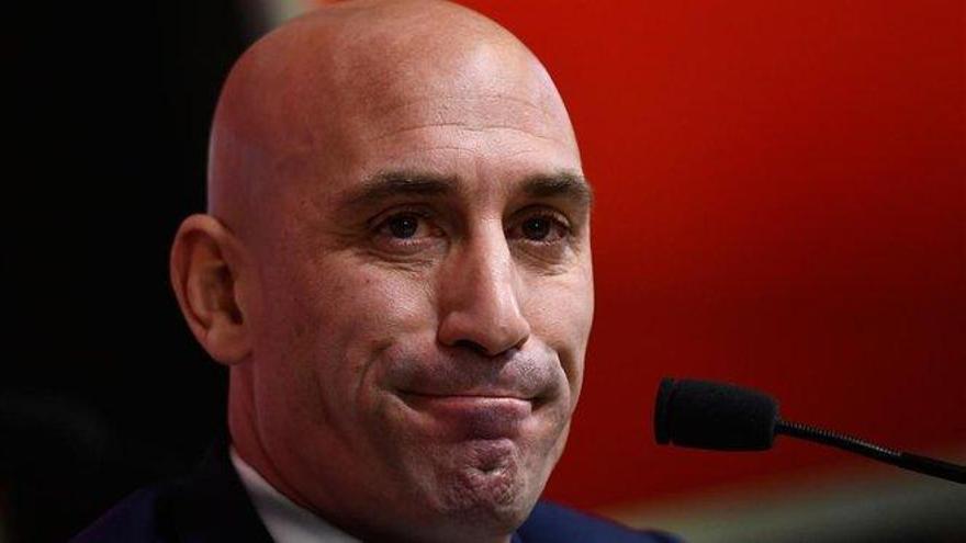 Rubiales propone acabar la temporada en el fútbol no profesional con unos &#039;playoff express&#039; y sin descensos