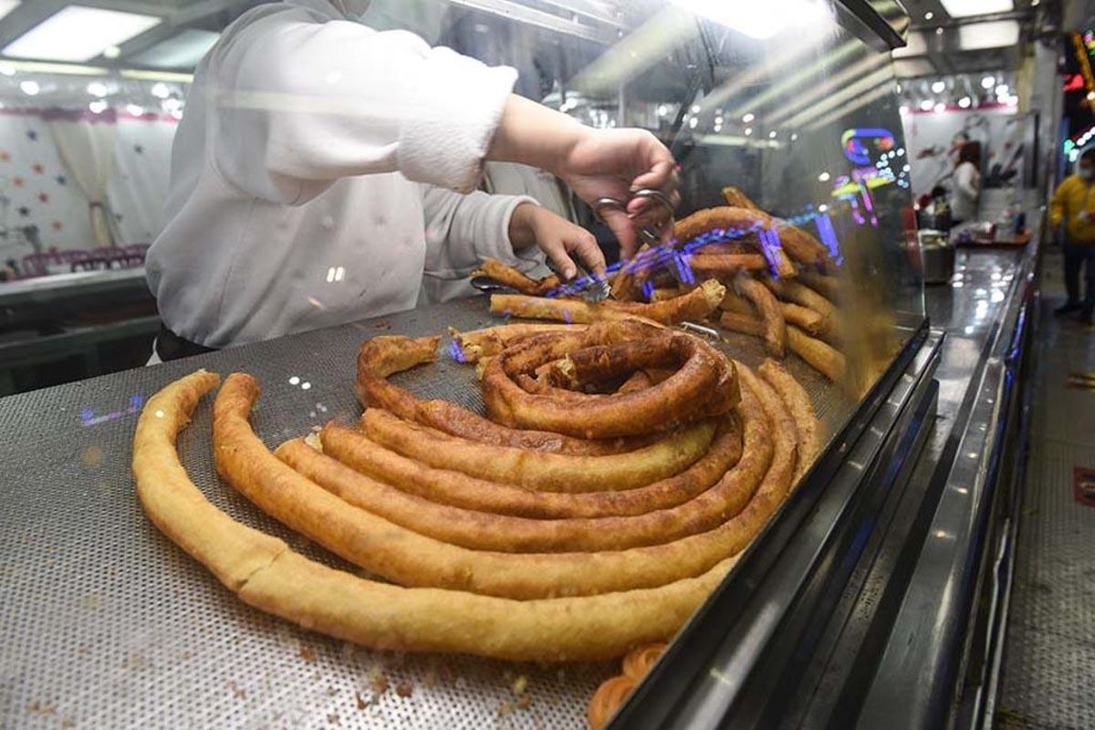 Nadie se resiste a un buen chocolate con churros o porras en la Churrería Moreno.