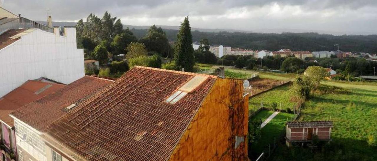 Vista parcial de los terrenos de los SUNC R1 y R2, tomada desde la avenida de América. // Bernabé / J. Lalín