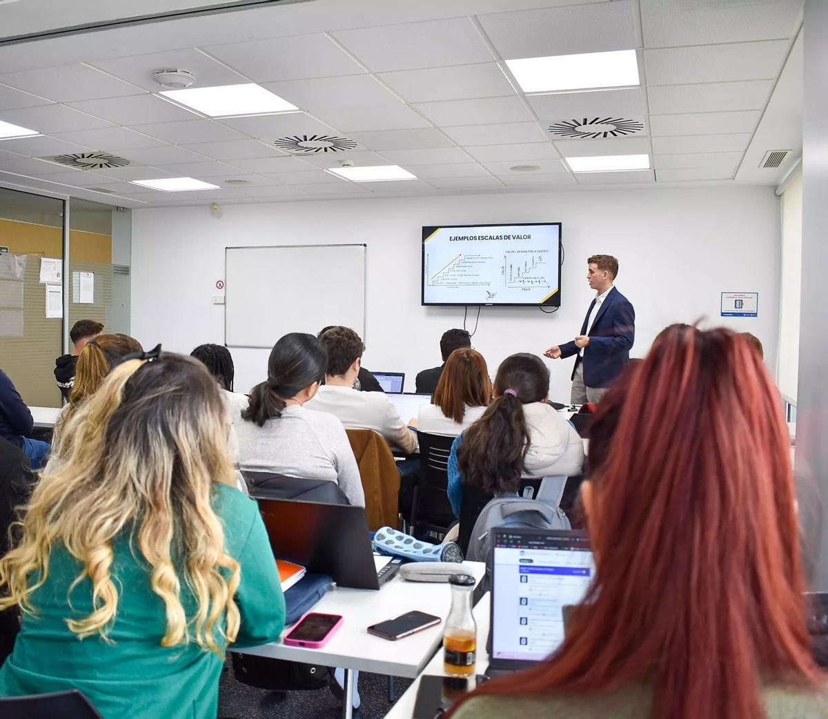 El talento cualificado que necesitan las empresas se forma hoy en FEMPA.