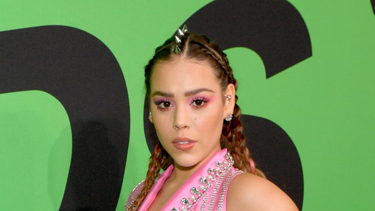 El look rosa y brillante de Danna Paola en los Spotify Awards de México