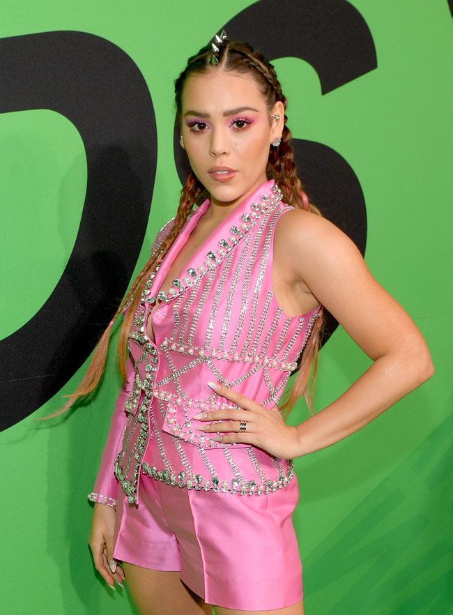 El look rosa y brillante de Danna Paola en los Spotify Awards de México