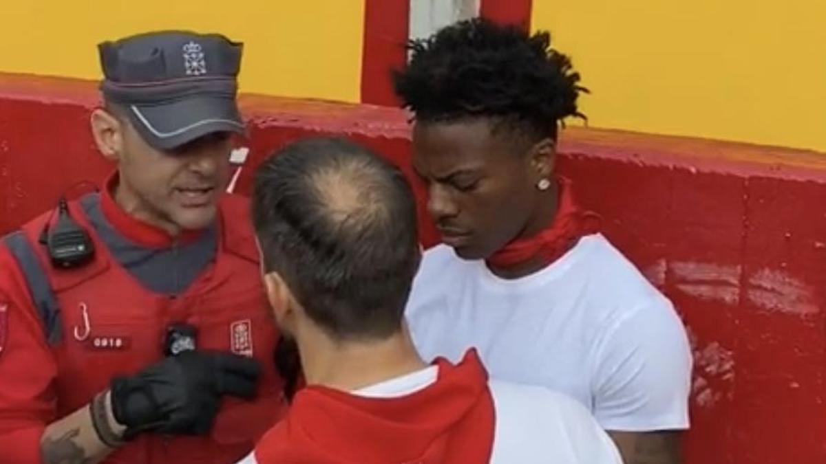 Speed con la polícia navarra en la plaza