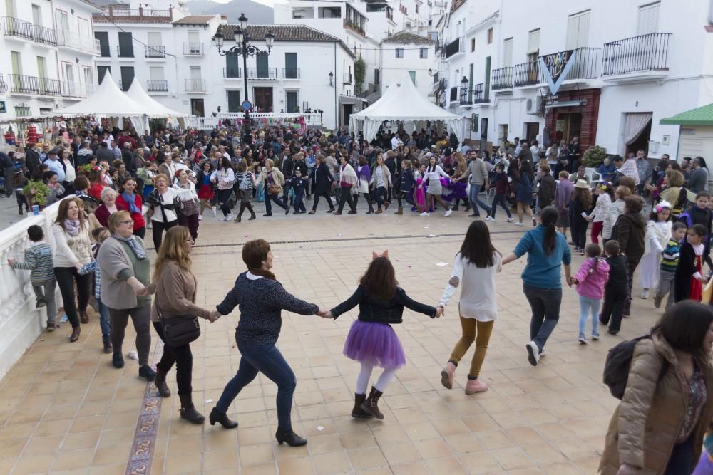 Carnaval en Tolox, el Día de los Polvos